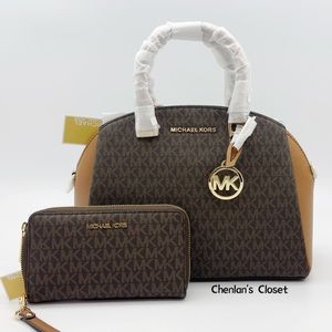 NeW! 💖 Michael Kors Maxine MD Set